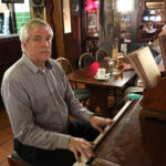 The Spyglass Inn Live Music - Roger Holmes