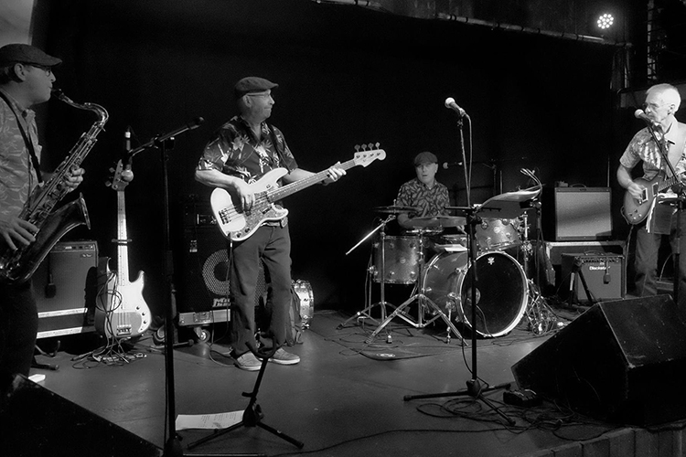 The Spyglass Inn Live Music - The Sharpetones